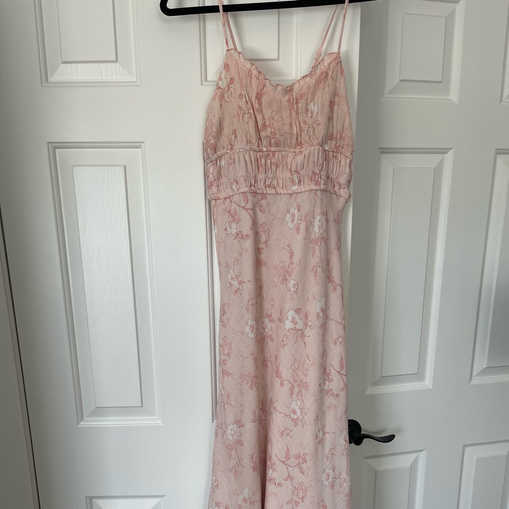Beautiful Pink Dress – Size M -Worn 1 Hour, Like New 🌸